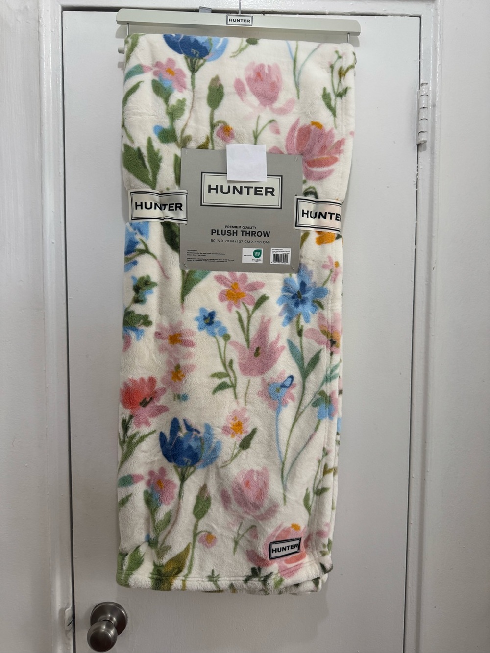 Hunter Plush Throw Blanket 50x70 White Pink Blue With Peony Flowers